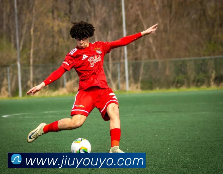 拜仁向39岁诺伊尔提供一年续约合同期待球员做出回应